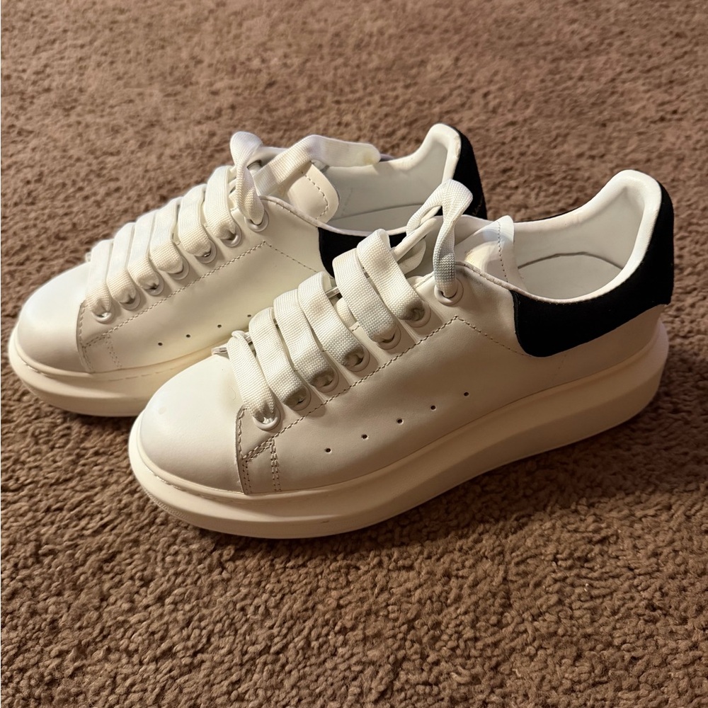 Alexander McQueen Cream and Black Sneakers - Picture 3 of 4